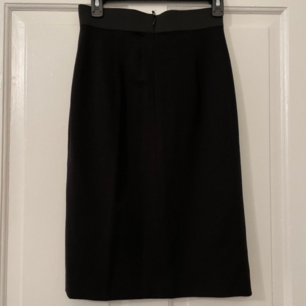 Akris Punto below-the-knee black skirt size 4
